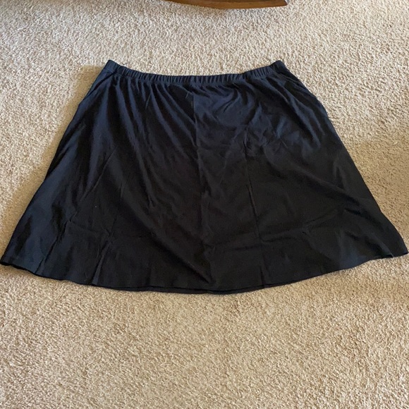 Roaman's Dresses & Skirts - Brand new skirt WITH POCKETS